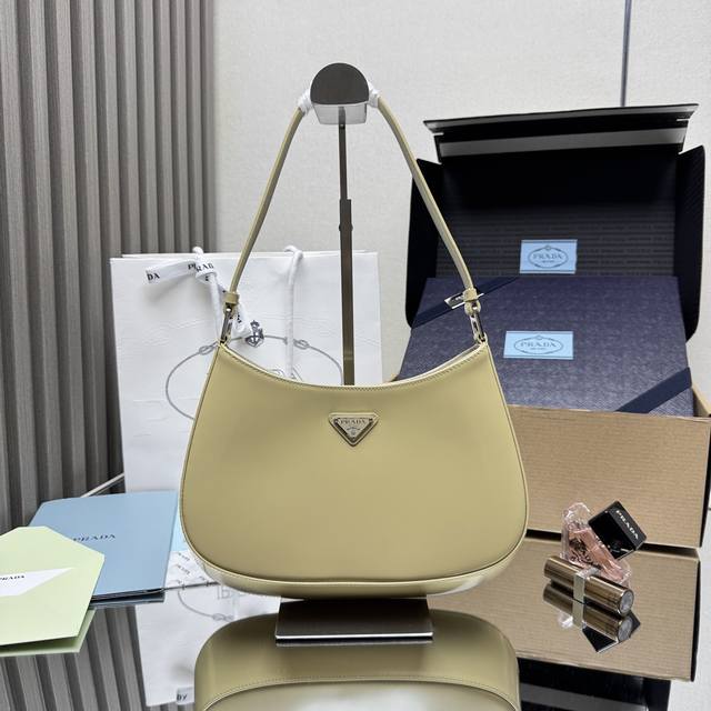 The latest model of the top original P counter women's underarm bag 1Bc499 has