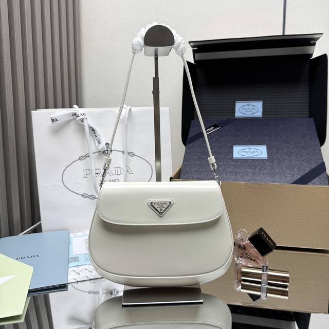 The latest model of the top original P counter women's underarm bag 1Bd311 has