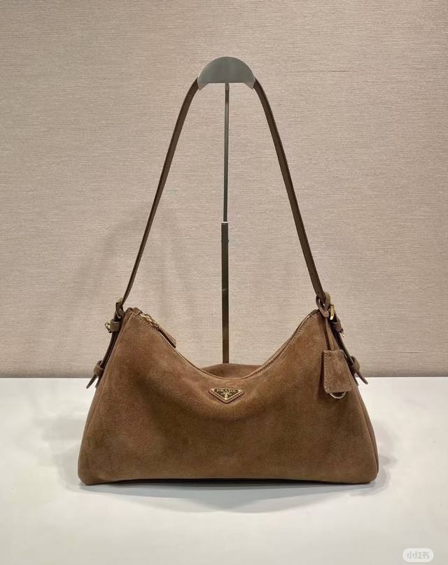 Running volume and price Introduction: The design of the new suede leather handb