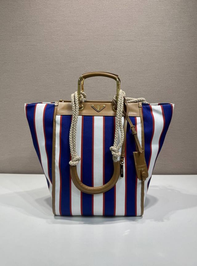 Special Edition New Tote Bag 1Bg561 This canvas tote bag is decorated with strip