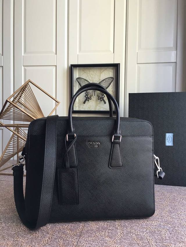 Special Edition P's new men's bag, 2Ve363B, single layer, loose word table, cou