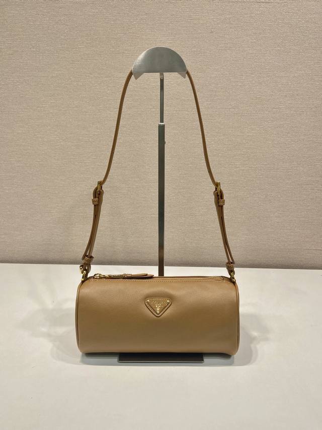 With full packaging New underarm bag 1Bc239 calfskin This calfskin clutch combin