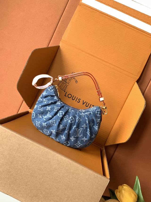 Factory Price P Premium 163C01 Dynamic Chip The handbag is made of cotton denim