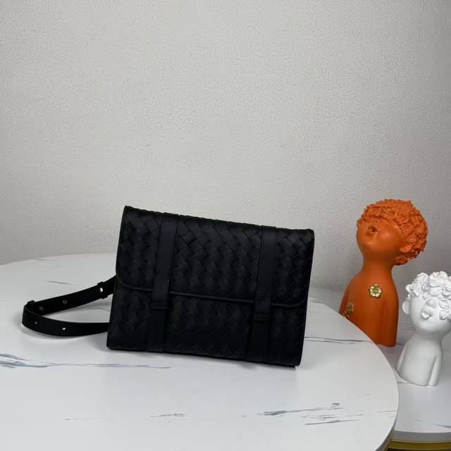 Bv Crossbody Bag Bottega Veneta..Using original cowhide Italian waxed cowhide...