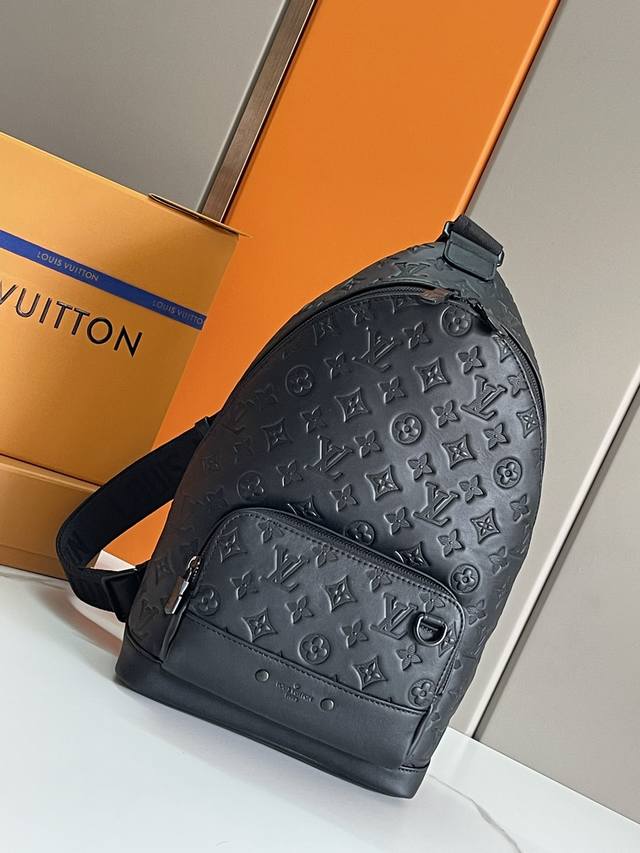 Top original model: M46107 Black full leather embossed men's shoulder bag serie