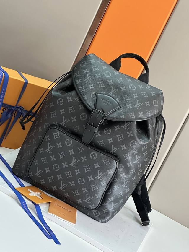 Top original development, all-steel hardware This Montsouris backpack is Monogr