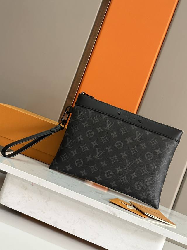 Top original M81569 Black flower new Pochette To-Go clutch bag made of Monogram