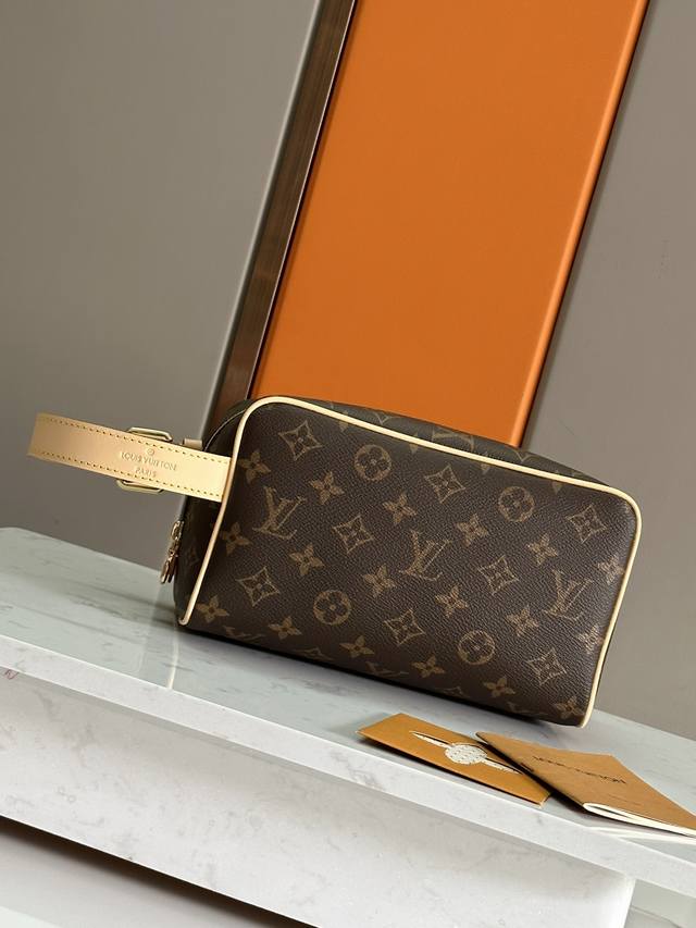 Top original M83112 Presbyopia! The Locker Dopp Kit combines modern fashion sty