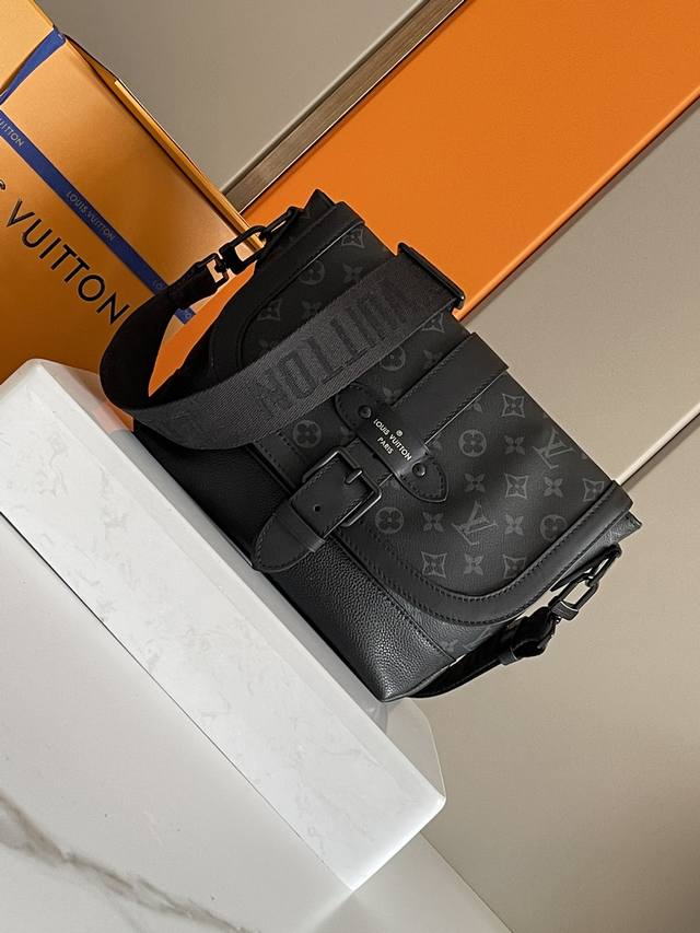 Top original product development, all-steel hardware This new messenger bag pay