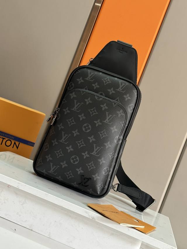 Top original original development, all-steel hardware This Avenue shoulder bag