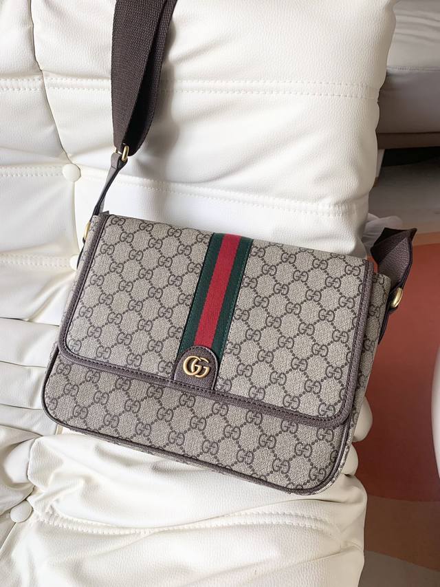 Gucci* New crossbody bag. The top layer of cowhide and Gucci PVC old pattern are