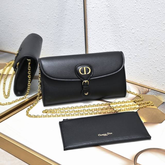 New, with box This season's new Dior Bobbyeast-West chain handbag is carefully