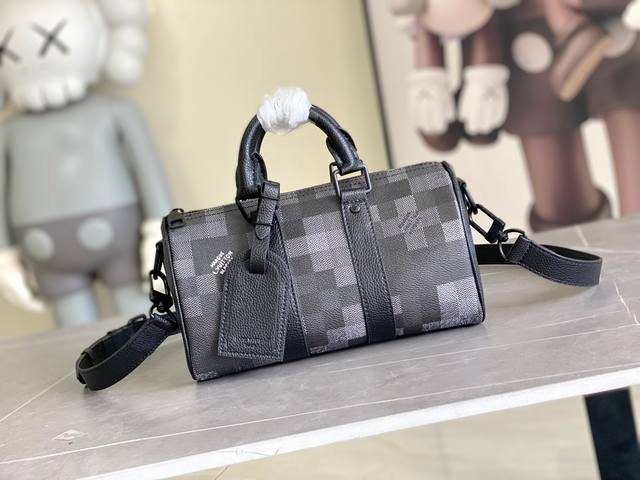 Top original M14919 Black pillow bag This Keepall 25 handbag is made of Monogra
