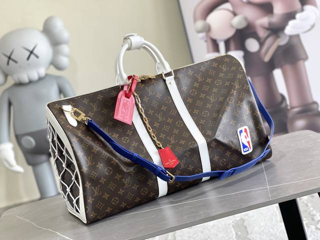 M45586Monochrome45587White! Virgil Abloh brings the Basketball Keepall 55 travel