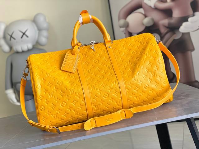 13008 Yellow 12799 Green 12800 Maroon This Keepall Bandouli