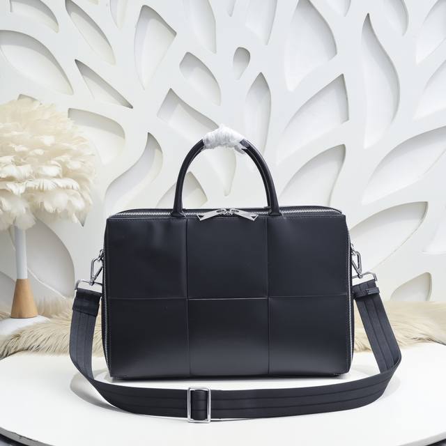 Bv-The latest men's handbag briefcase original quality official website synchron
