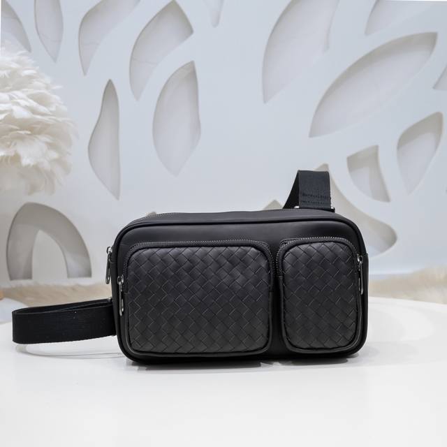 Bv-The latest men's chest bag. Original quality. Official website. Use top waxed
