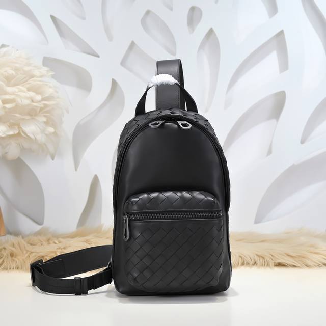 Bv-The latest men's chest bag. Original quality. Official website. Use top waxed