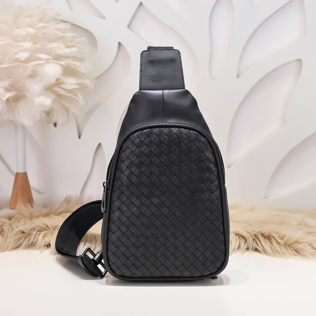 Bv-The latest men's chest bag. Original quality. Official website. Use top waxed
