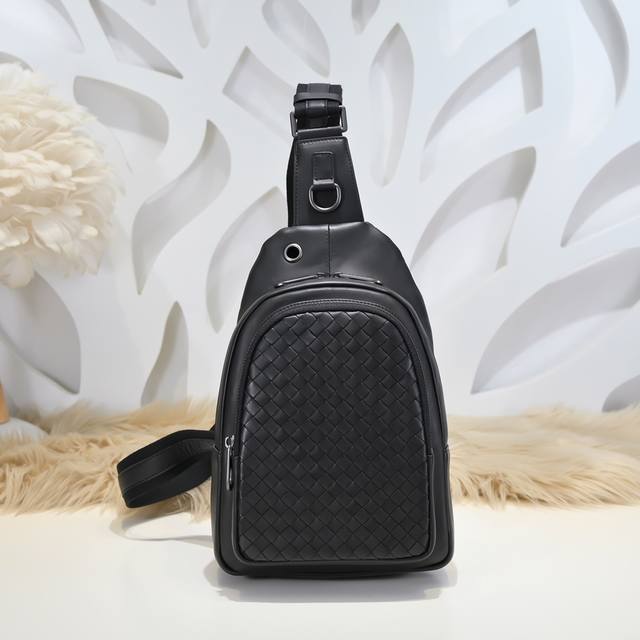 Bv-The latest men's chest bag. Original quality. Official website. Use top waxed