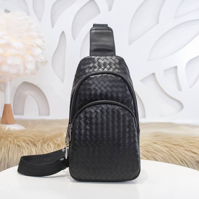 Bv-The latest men's chest bag. Original quality. Official website. Use top waxed