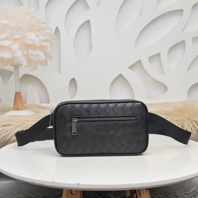 Bv-The latest men's small waist bag and chest bag. Original quality. Official we