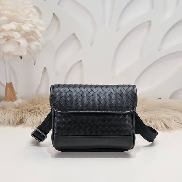 Bv-The latest men's messenger bag. Original quality. Official website. Use top w