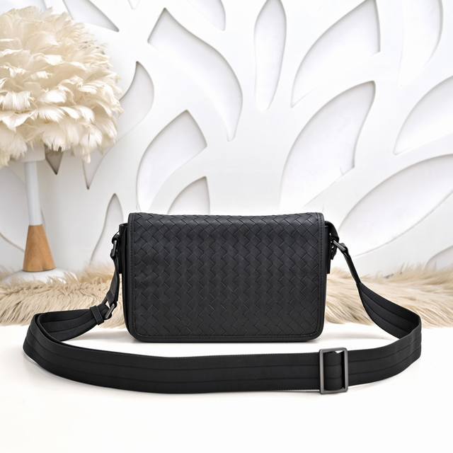 Bv-The latest men's messenger bag shoulder bag original quality official website