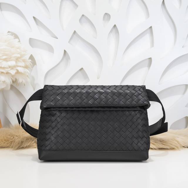 Bv-The latest men's messenger bag. Original quality. Official website. Use top w