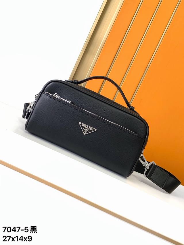 Crossbody and Clutch Model: 7047-5# Black Top Original Prada latest model, dual