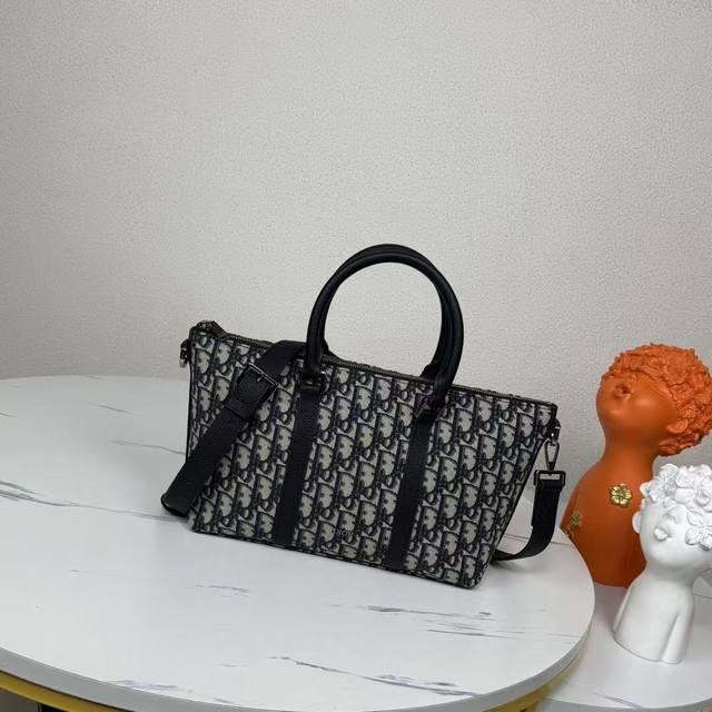 The most expensive version on the market, welcome to compare Weekender 25 Bag B