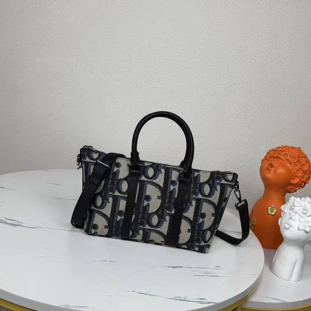 The highest version on the market, welcome to compare Weekender 25 Handbag This