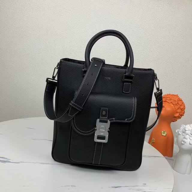 The highest version on the market, welcome to compare Saddle Bag Black Grained