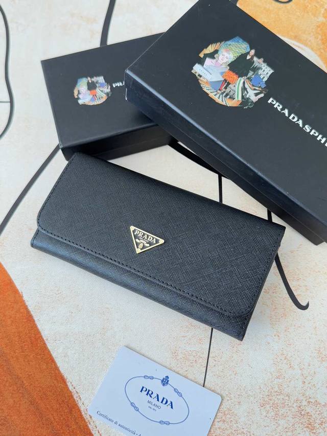 Exclusive background hot-selling model is shipped: Prada counter quality real s