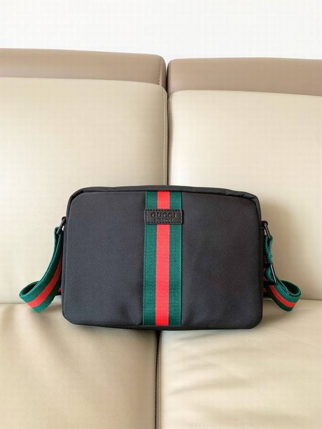 Gucc*New crossbody bag. Imported waterproof Oxford cloth with cowhide and high-g