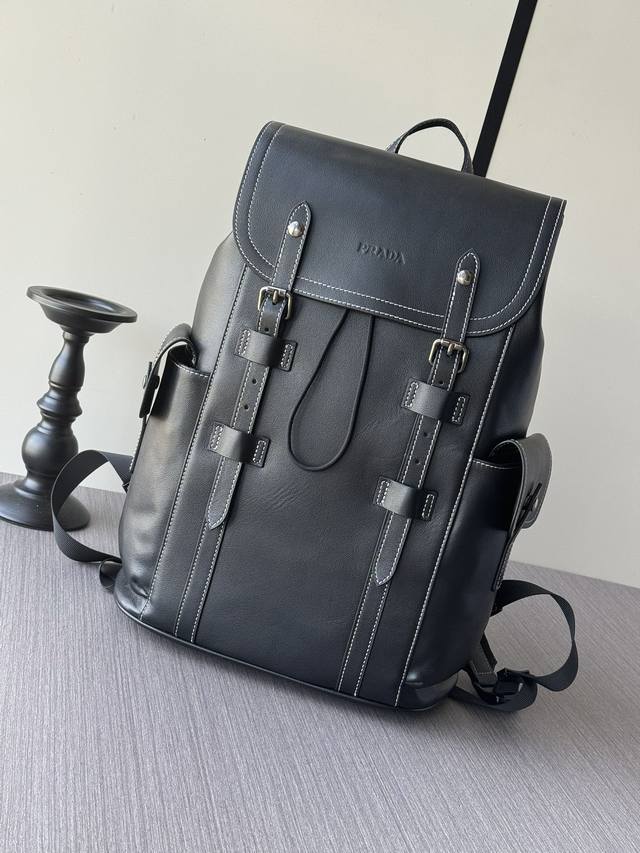 The latest and hottest Prada backpacks from the top counters are shipped in lar