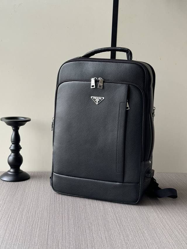 The latest and hottest Prada hand-held backpacks are shipped in large quantitie