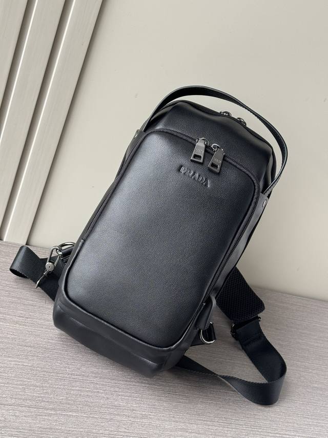 Top counter mouse high-end fierce goods 2025 latest hot Prada handbag chest bag
