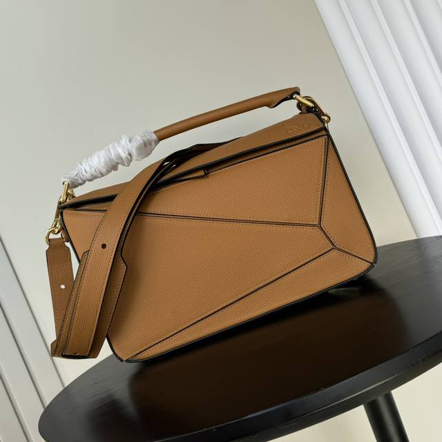 Top counter mouse hot goods Loewe handbag crossbody bag lychee grain full cowhid