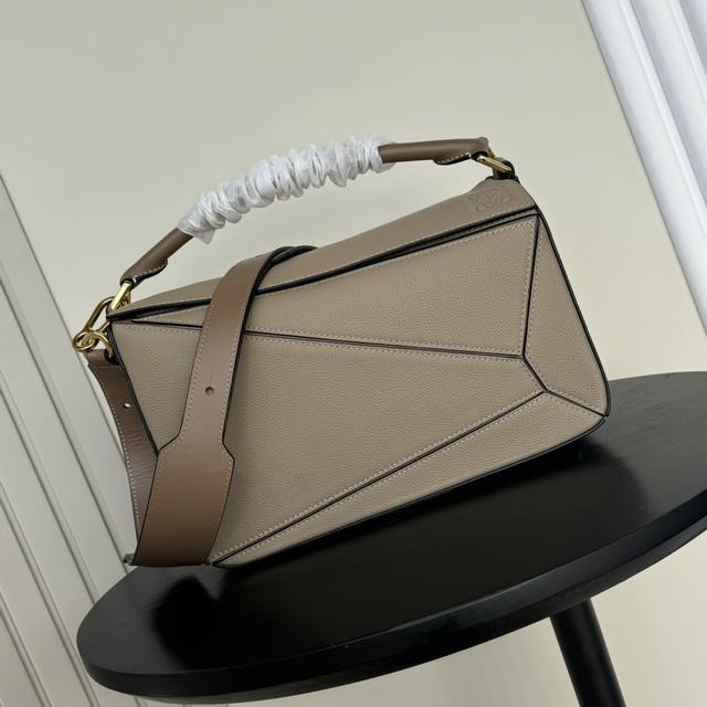 Top counter mouse hot goods Loewe handbag crossbody bag lychee grain full cowhid