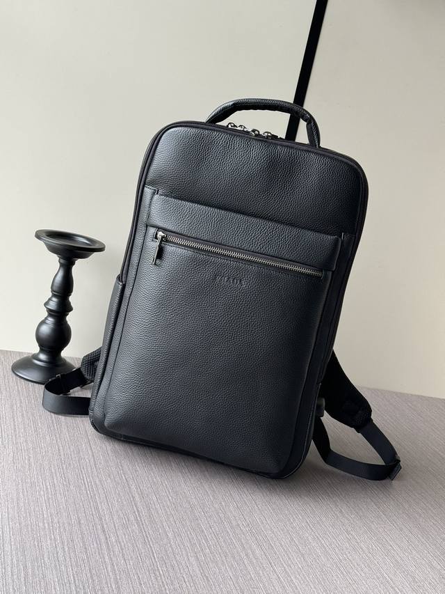 The latest and hottest Prada hand-held backpacks are shipped in large quantitie