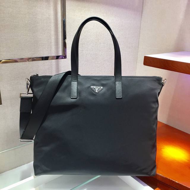 Top original. P's new shopping bag 2Vg024 triangle label uses imported parachut