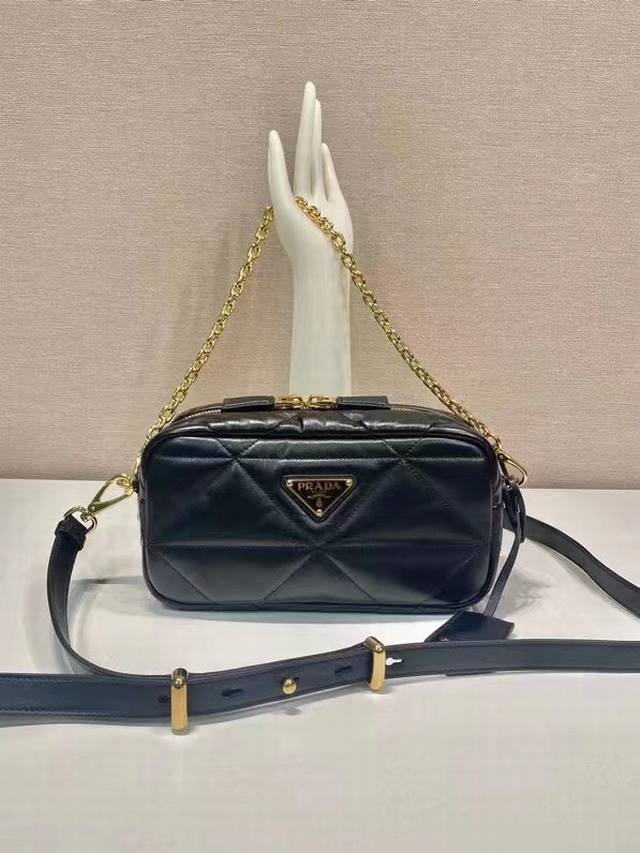New Diamond Camera Bag 1Bh197 This diamond camera bag is made of imported lambs