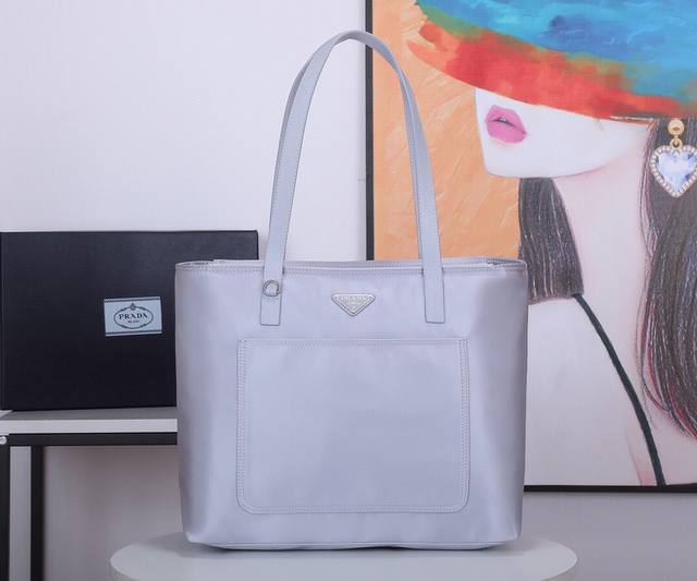 Tote bag 1Bg052 This nylon tote bag combines fashion design and functionality, w