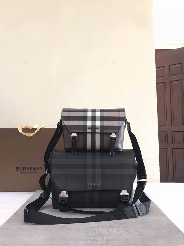 Top version original leather Burberry large version upright messenger bag, brigh