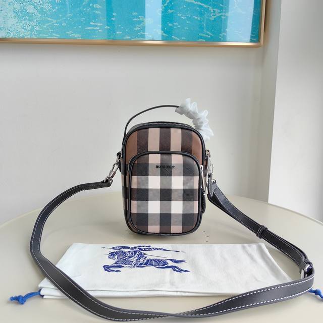 Top version original leather Burberry's exquisite crossbody bag is made of recyc