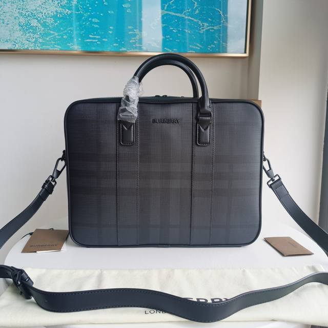 Top version Original leather Burberry's new slim briefcase is made of checkered
