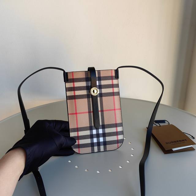 Top version original leather crossbody phone case, made of Vintage plaid and le