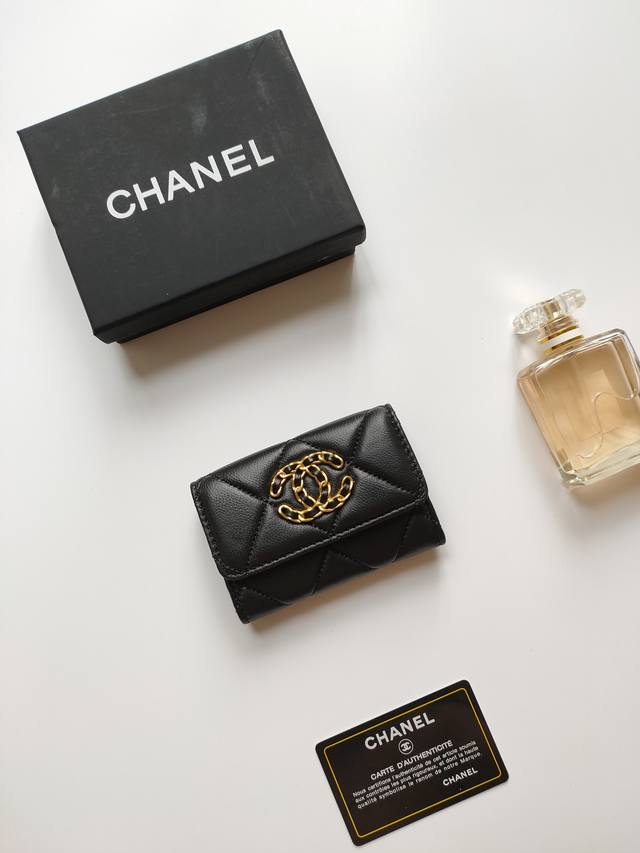 Chanel new flap coin purse This year's latest logo with large diamond pattern, i