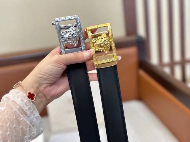 Versace automatic straps with a new vision that breaks tradition. Can you tell i